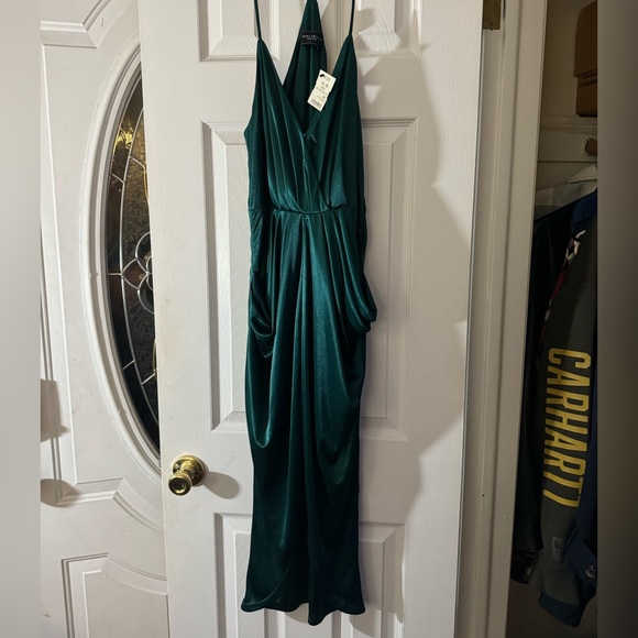 Green Dress - Picture 2 of 9